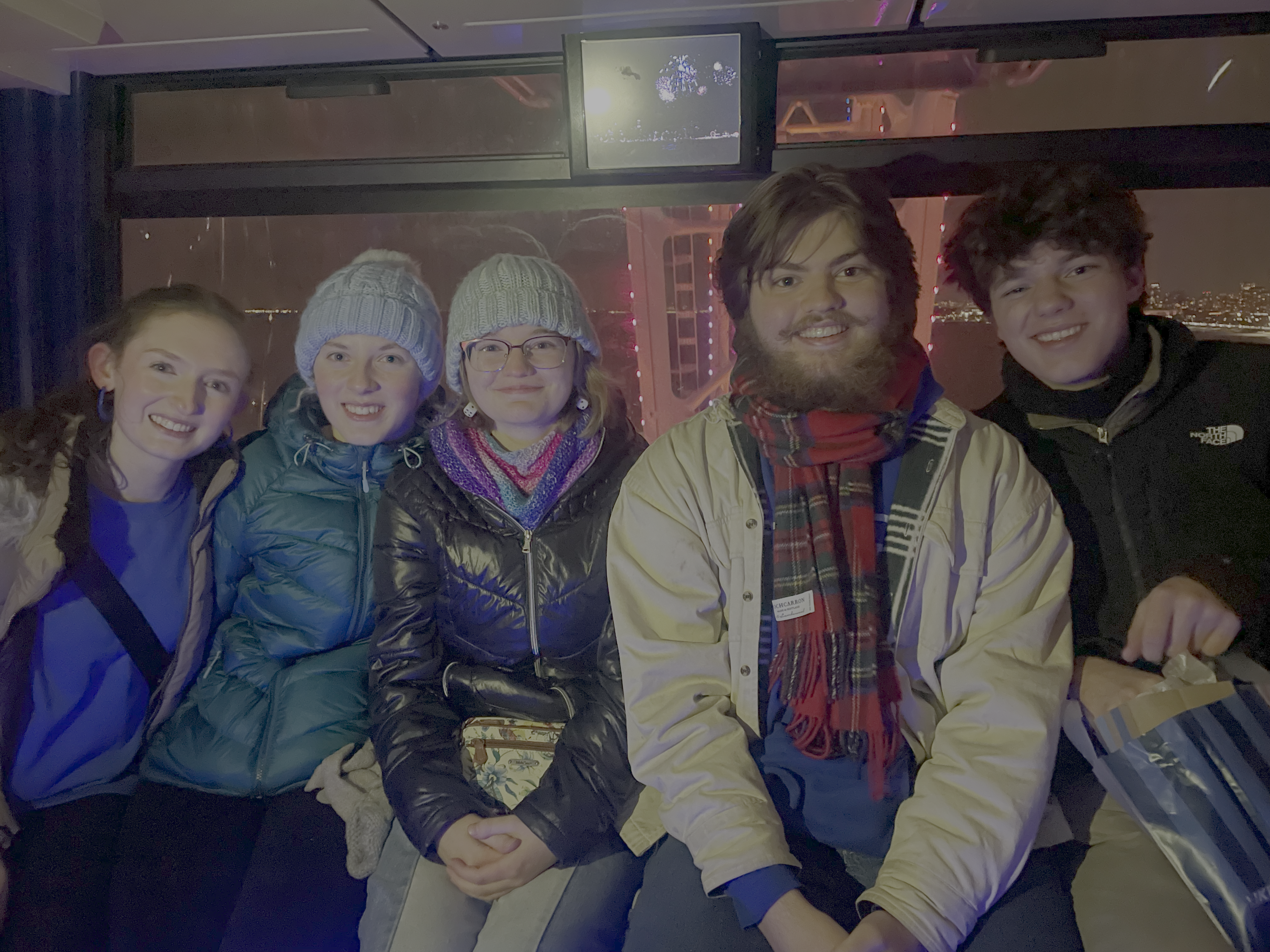 NHS officers from Highlands High School in Fort Thomas, KY, ride the Centennial Wheel at Navy Pier in Chicago during the NHS conference. Photo courtesy of Stacey Behrensmeyer.